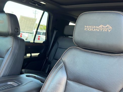 Used 2021 Chevrolet Tahoe High Country w/ Premium Package AWD/4WD image 24