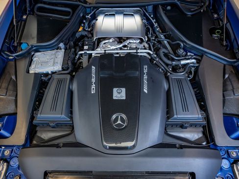 Used 2020 Mercedes-Benz AMG GT R image 23
