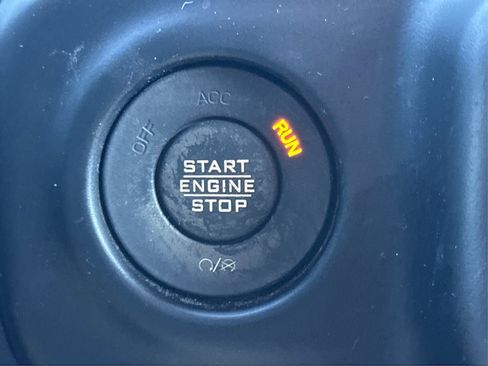 Used 2022 Jeep Wrangler Unlimited Sahara image 43