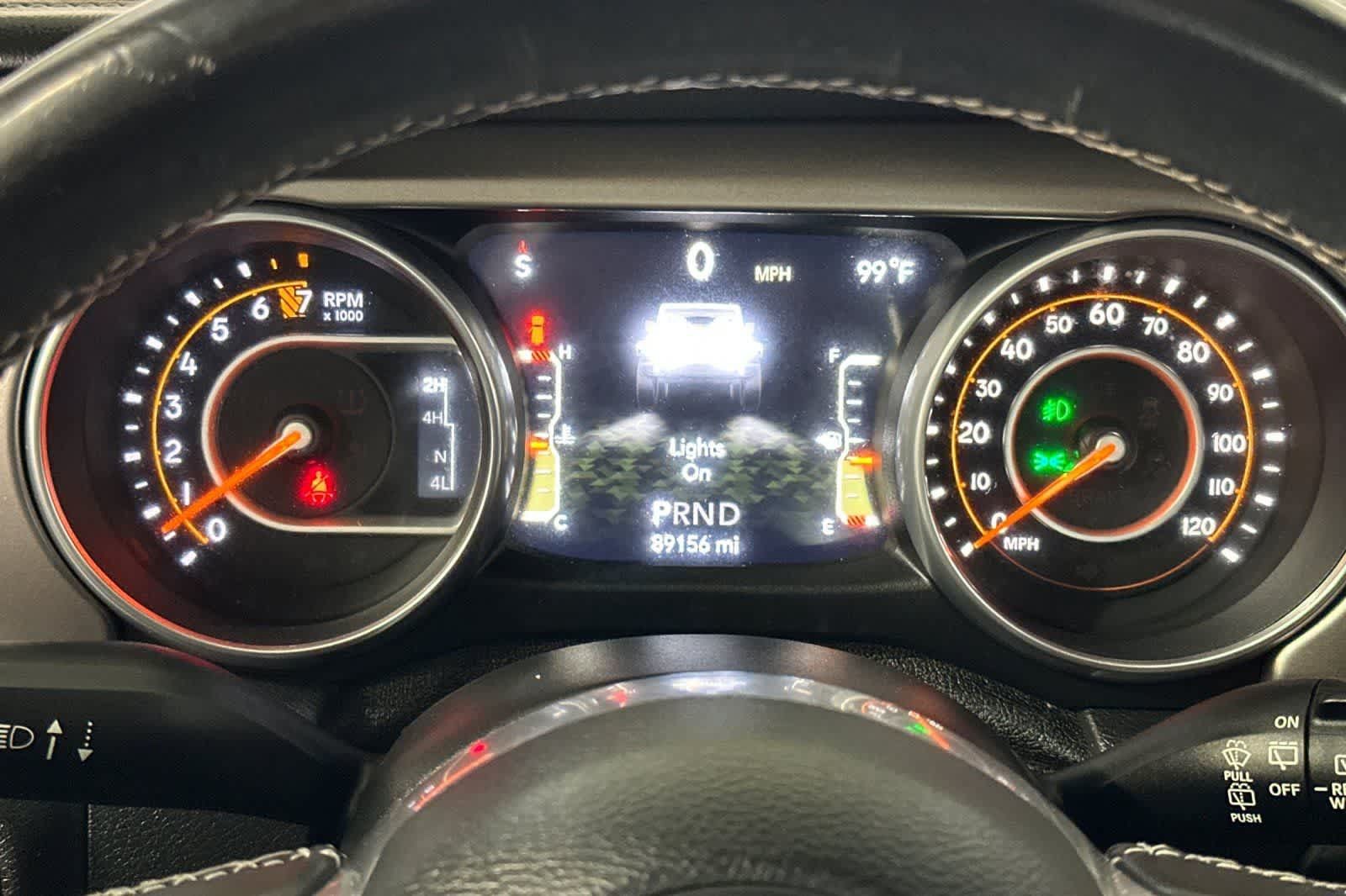 Used 2018 Jeep Wrangler Unlimited Sahara AWD/4WD image 29
