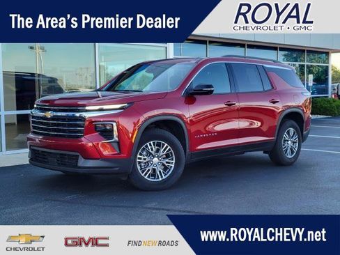 Used 2026 Chevrolet Traverse LT w/ Driver Confidence Package AWD/4WD image 1