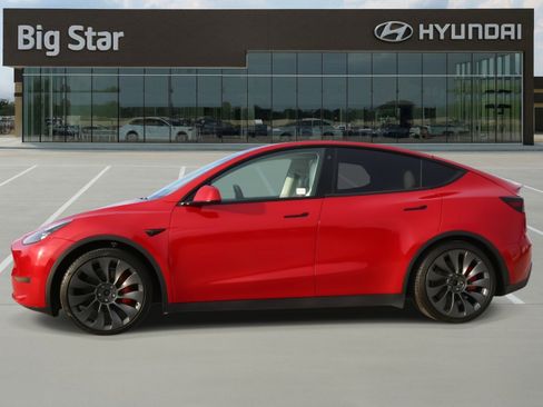 Used 2022 Tesla Model Y Performance image 2