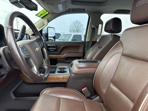 Used 2019 Chevrolet Silverado 2500 High Country w/ Duramax Plus Package image 12