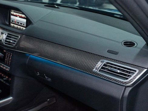 Used 2014 Mercedes-Benz E 63 AMG S-Model w/ Driver Assistance Package image 40