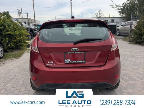 Used 2015 Ford Fiesta SE w/ Equipment Group 201A image 4