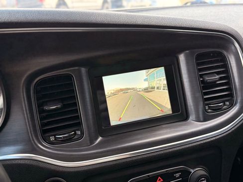 Used 2018 Dodge Charger SXT w/ Blacktop Package image 31