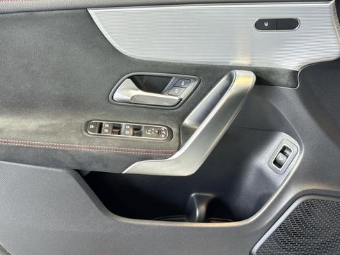 Used 2022 Mercedes-Benz CLA 250 image 17