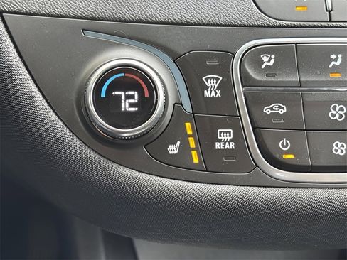 Used 2024 Chevrolet Malibu LT image 17