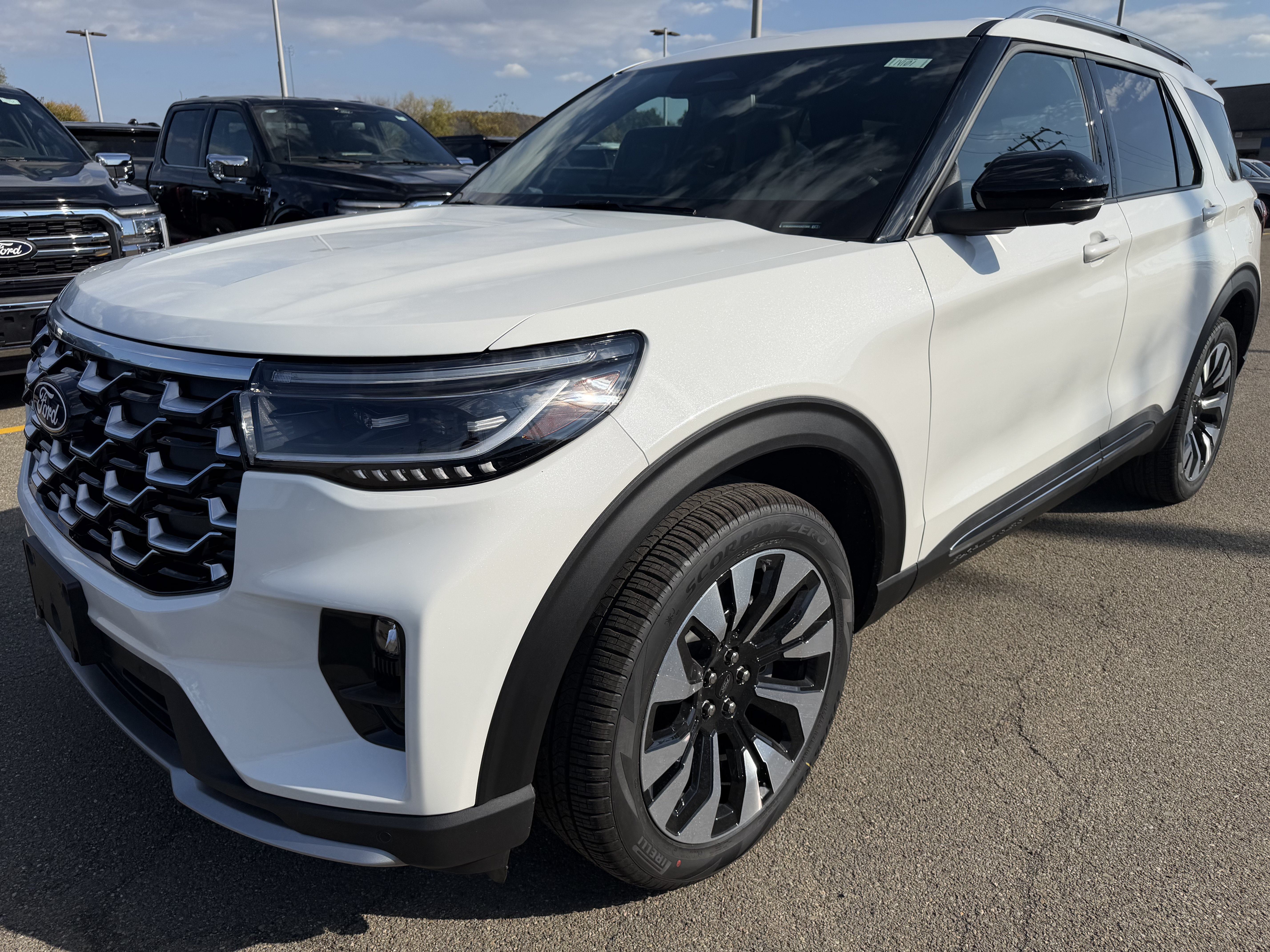 New 2027 Ford Explorer Platinum w/ LUX Leather Package AWD/4WD image 4