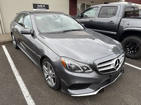 Used 2016 Mercedes-Benz E 350 4MATIC Sedan image 4