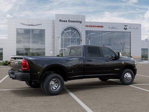 New 2026 RAM 3500 Laramie AWD/4WD image 4