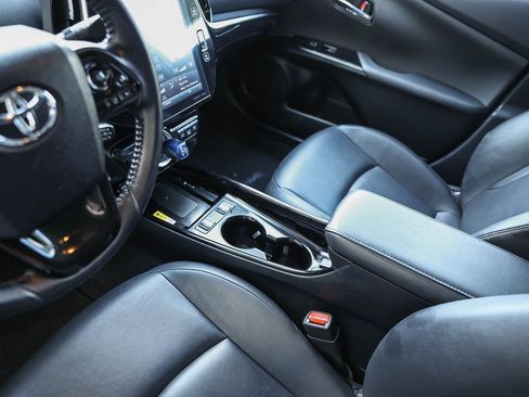 Used 2021 Toyota Prius Prime XLE image 24