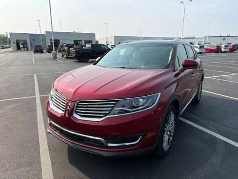 Used 2018 Lincoln MKX Reserve w/ Driver Assistance Package AWD/4WD image 2