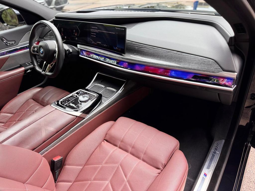 Used 2023 BMW 760i xDrive w/ Parking Assistance Package AWD/4WD image 28