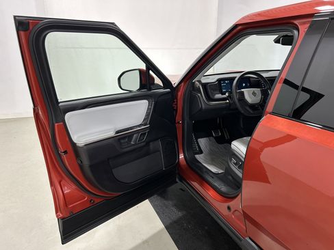 Used 2022 Rivian R1T Adventure AWD/4WD image 16