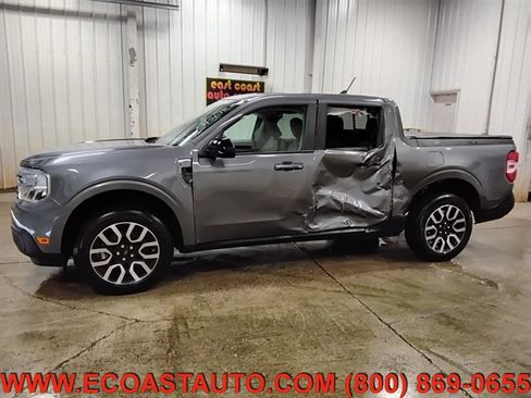Used 2024 Ford Maverick Lariat FWD image 2