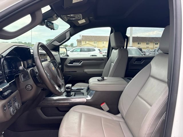 Used 2025 Chevrolet Silverado 1500 LTZ w/ Technology Package AWD/4WD image 13