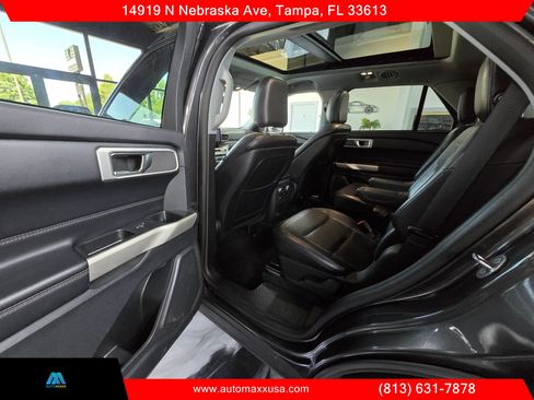 Used 2020 Ford Explorer XLT w/ Equipment Group 202A AWD/4WD image 32