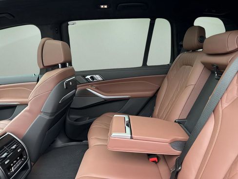 Used 2025 BMW X7 M60i image 29