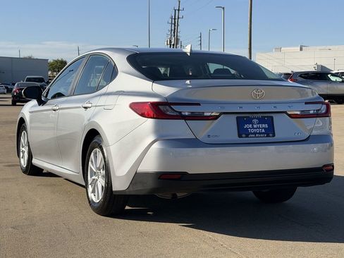 Used 2025 Toyota Camry LE FWD image 7