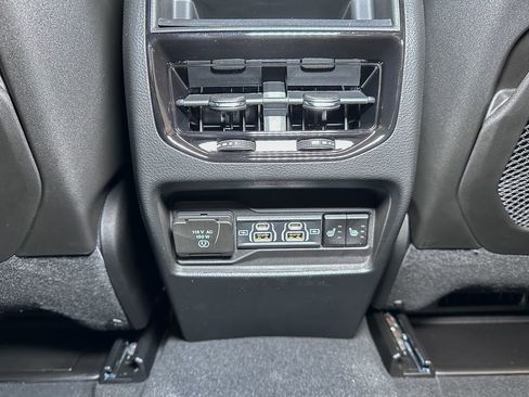 New 2025 Jeep Grand Cherokee Limited w/ Black Appearance Package image 22