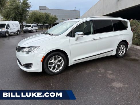 Used 2020 Chrysler Pacifica Limited FWD image 1