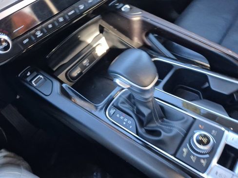 Used 2025 Kia Telluride S image 24