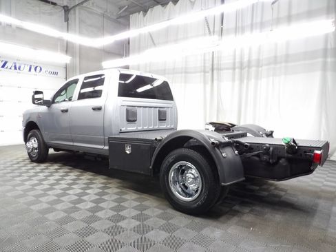 Used 2024 RAM 3500 Tradesman w/ Chrome Appearance Group AWD/4WD image 6