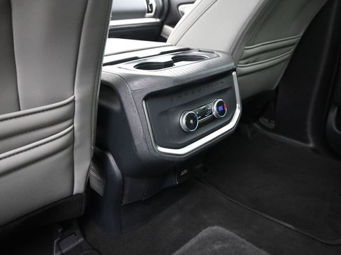 Used 2025 Ford Expedition Active image 24