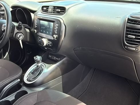Used 2019 Kia Soul w/ Convenience Package FWD image 41