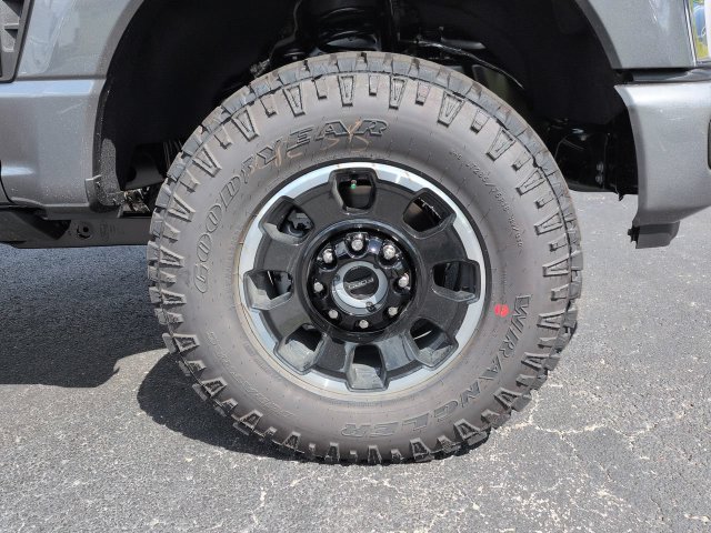 New 2027 Ford F250 Lariat w/ Tremor Off-Road Package AWD/4WD image 11