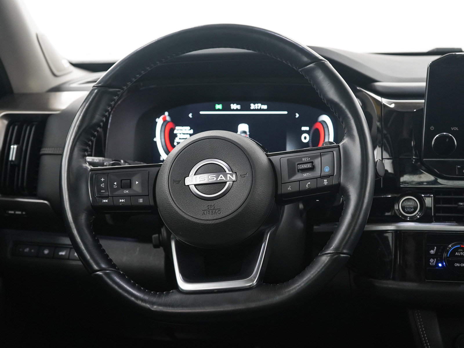 Used 2022 Nissan Pathfinder Platinum AWD/4WD image 34
