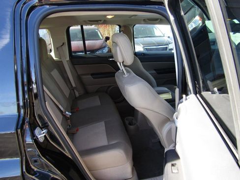 Used 2012 Jeep Patriot Latitude w/ Sun/Sound Group FWD image 23