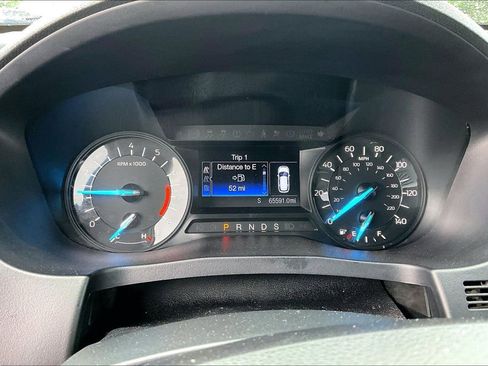 Used 2017 Ford Explorer XLT FWD image 21