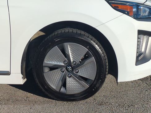 Used 2022 Hyundai Ioniq SE image 10