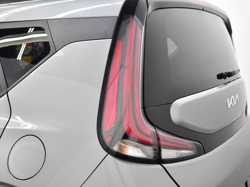 Used 2025 Kia Soul LX w/ LX Technology Package image 31