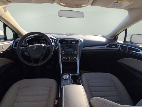 Used 2018 Ford Fusion S image 18