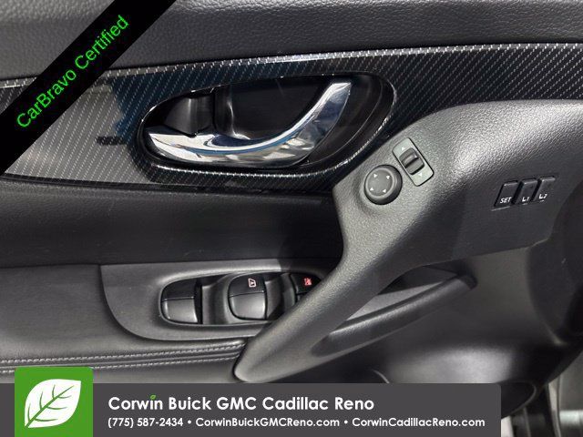 Used 2017 Nissan Rogue SL FWD image 10