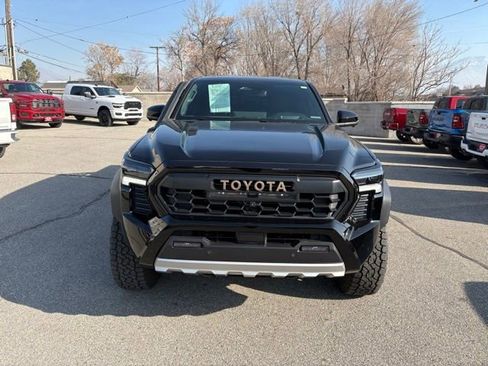 Used 2024 Toyota Tacoma Trailhunter image 8