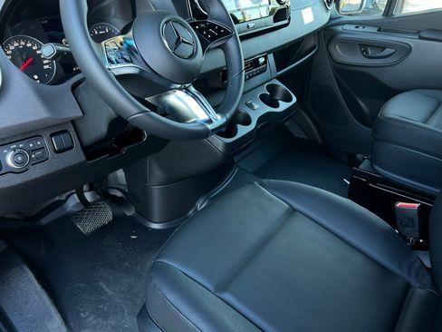 New 2025 Mercedes-Benz Sprinter 2500 image 8