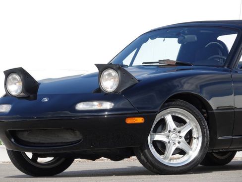 Used 1996 MAZDA MX-5 Miata RWD image 13