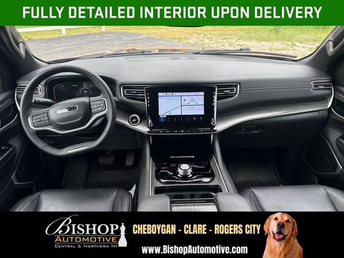 Used 2024 Jeep Wagoneer L Series II w/ Flexible Seating Group AWD/4WD image 3