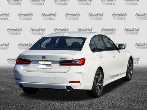Used 2023 BMW 330i Sedan w/ Premium Package RWD image 9