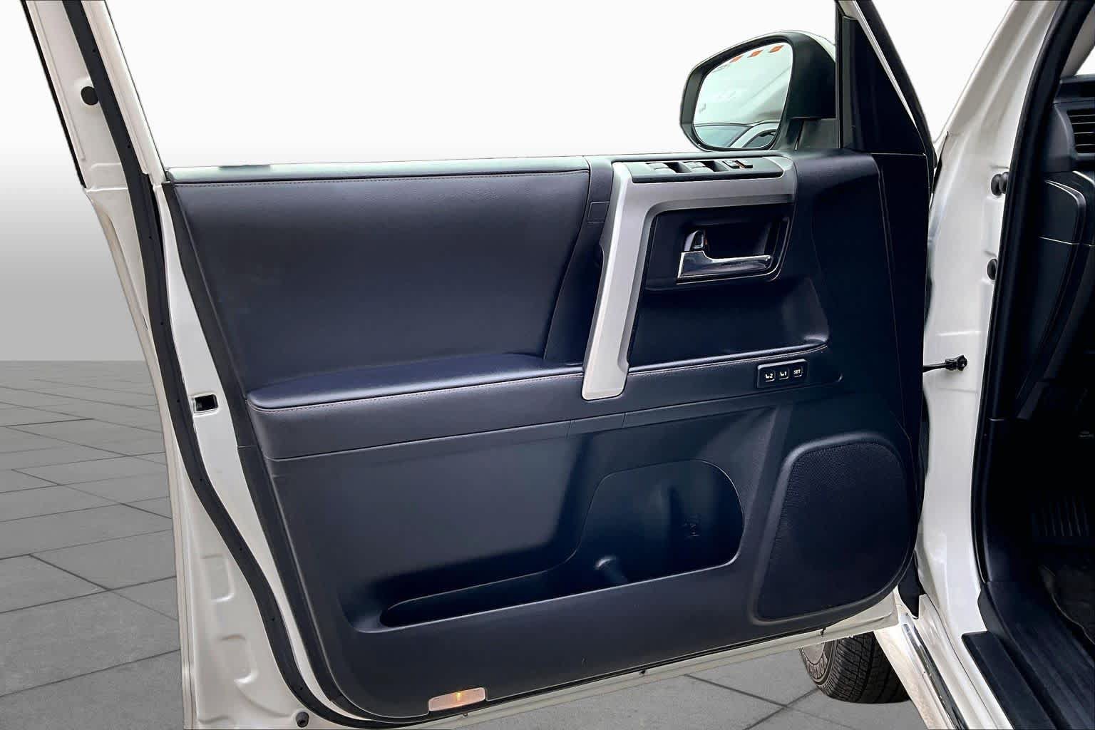 Used 2023 Toyota 4Runner Limited AWD/4WD image 22