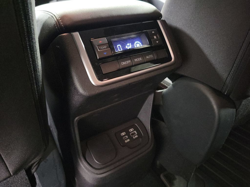 Used 2023 Subaru Ascent Premium AWD/4WD image 29