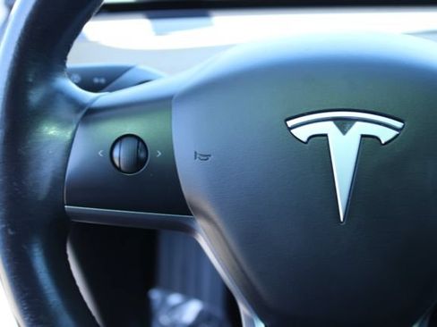 Used 2018 Tesla Model 3 Long Range RWD image 16