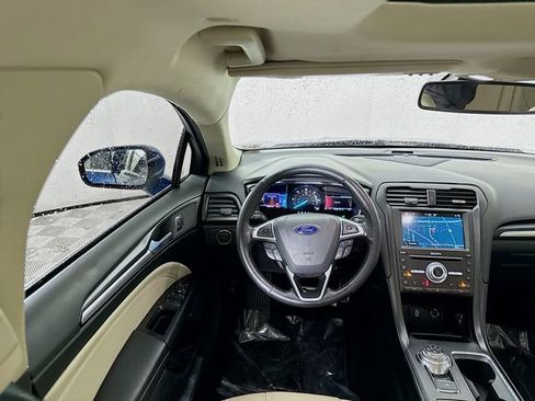 Used 2017 Ford Fusion Energi Titanium image 22