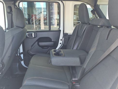 Used 2024 Jeep Wrangler Sport S image 12