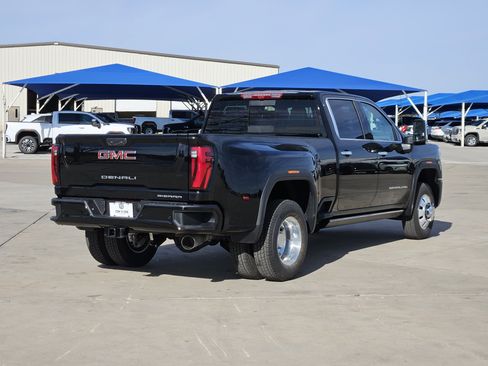 New 2026 GMC Sierra 3500 Denali w/ Denali Reserve Package image 3