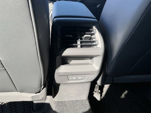 New 2026 Volkswagen Tiguan SE R-Line image 25